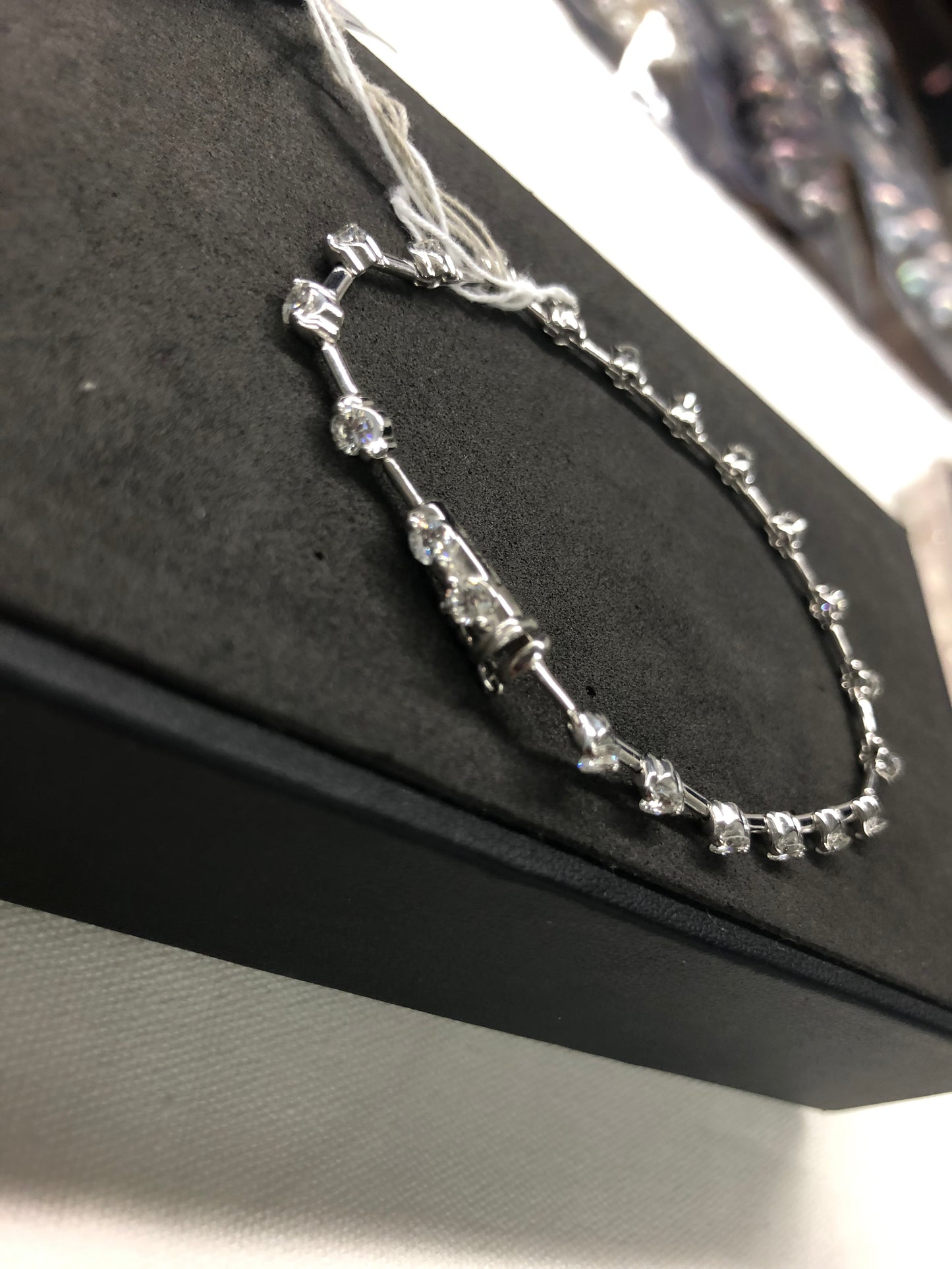 PF195 ITJWLTE5D3EGデビアスラインダイヤ2.50ct ブレス K18WG 10.0g 18cm