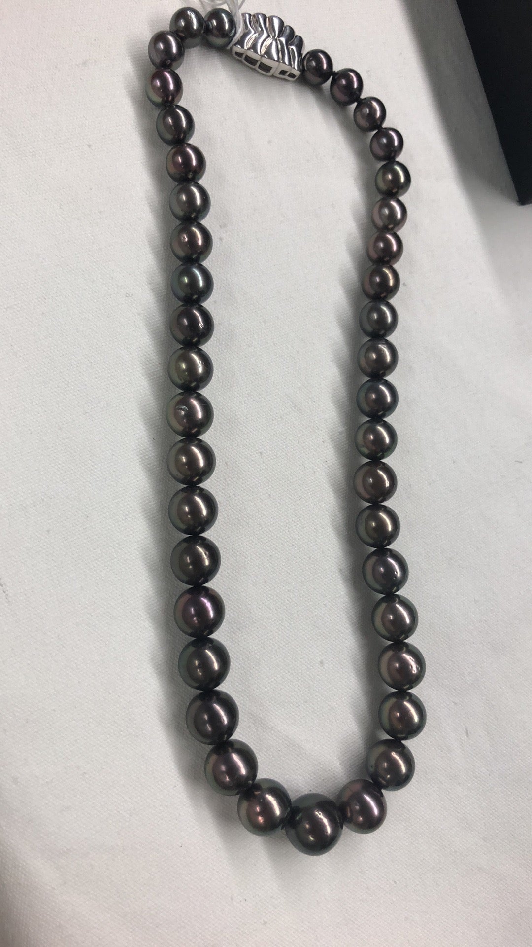 PF208 ITDKMLVHW4R2ミキモト黒蝶真珠8.1~12.7mm ネックレス K18WG 70.4g 43.5cm*ミキモト糸替え済箱