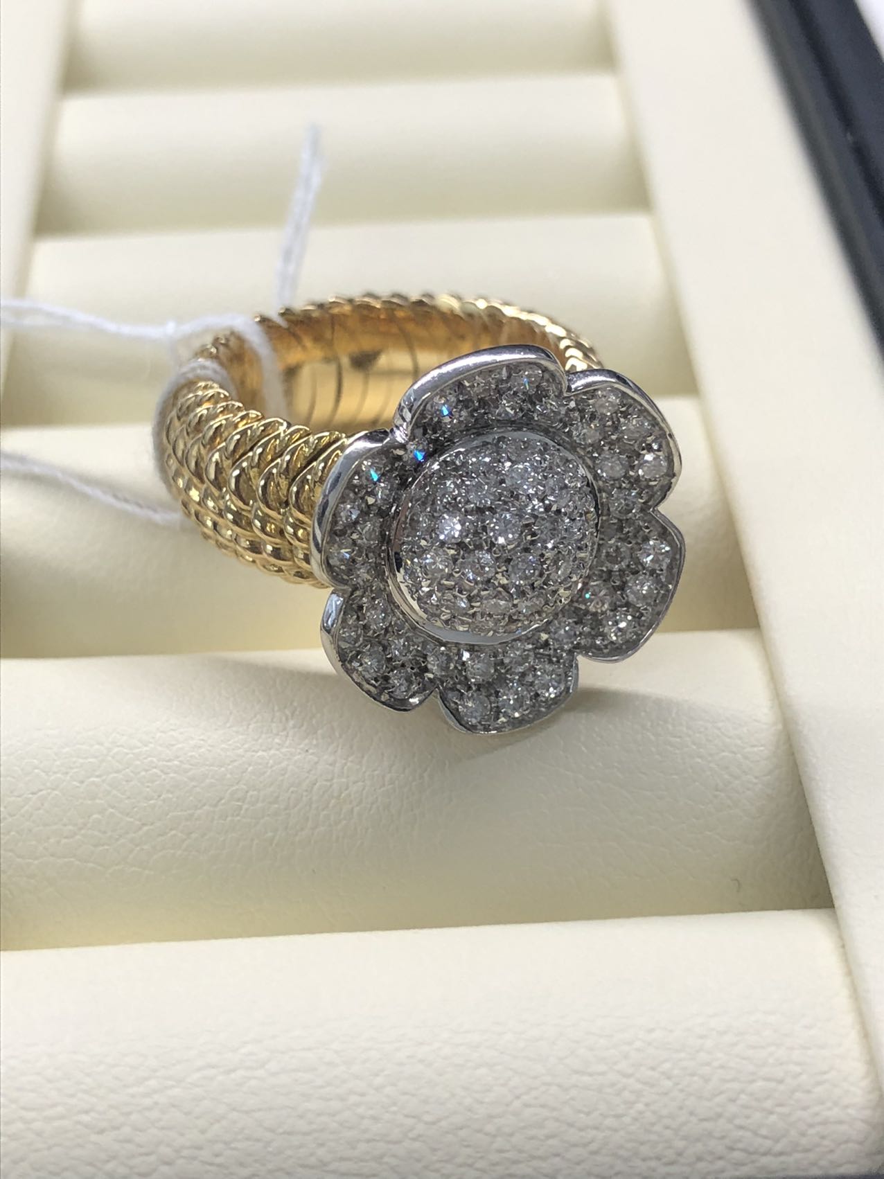 PF184 ITP5I1P1Q7KO ポンテヴェキオフラワーモチーフパヴェダイヤ1.00ct リングK18YG/WG 12号 15.7g