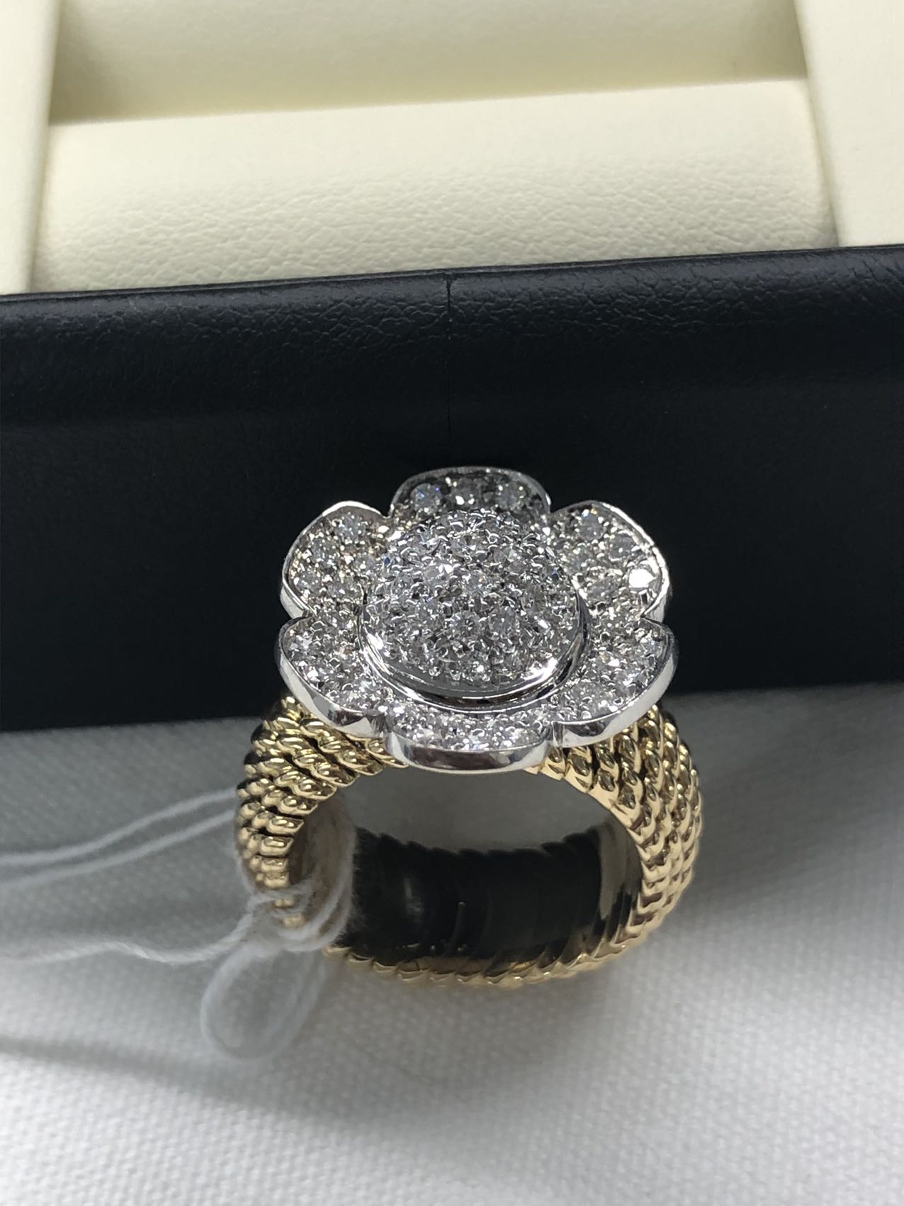 PF184 ITP5I1P1Q7KO ポンテヴェキオフラワーモチーフパヴェダイヤ1.00ct リングK18YG/WG 12号 15.7g