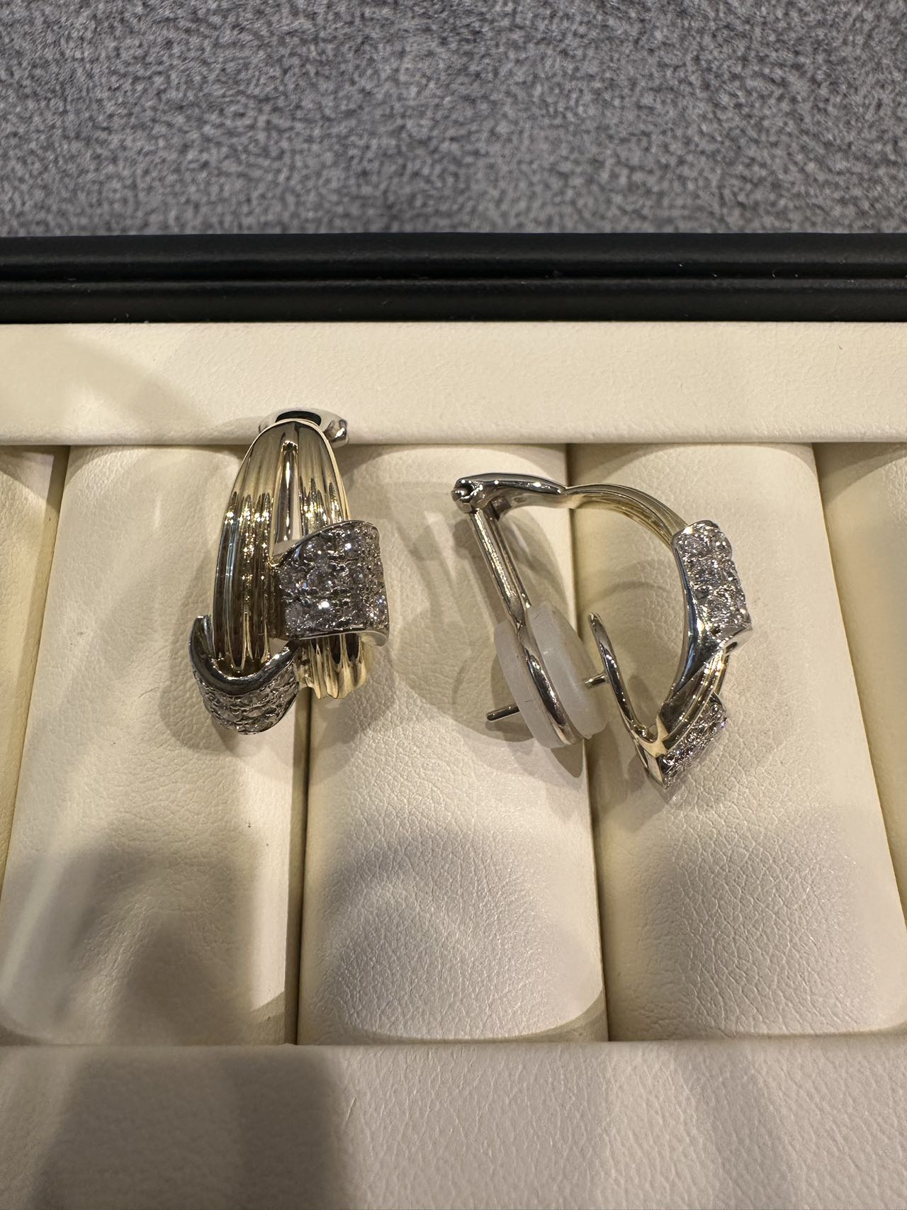 ITDYMCSNYOモニッケンダム ダイヤ計0.92ct ピアスK18YG/WG 10.3g