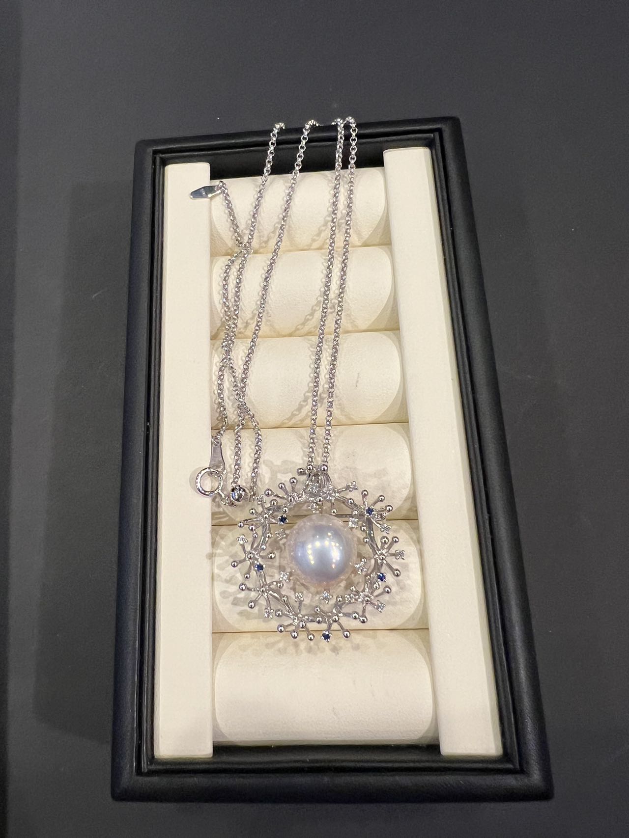 THFNCTZBEFC タサキマペーパール13.1m20ct サファイアネックレス/ブローチ K18WG